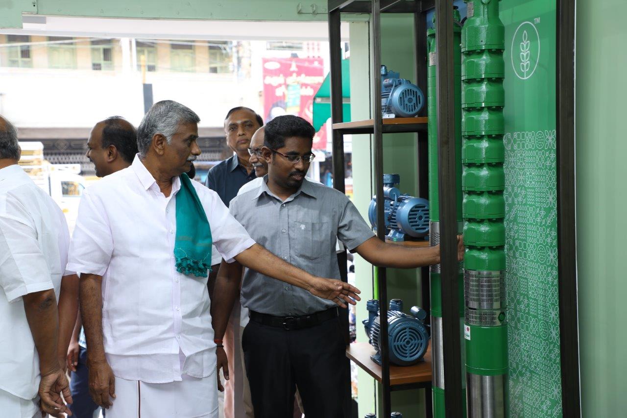 Taro Pumps dealer Ananda Agencies with customer