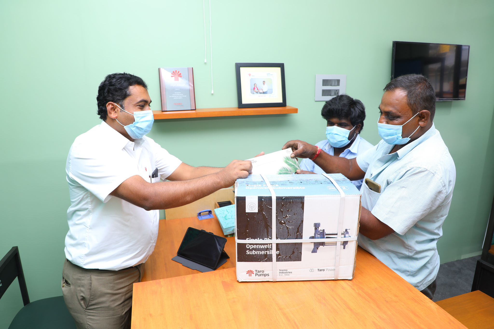 Taro Pumps dealer Sri Lakshmi Electricals with customer