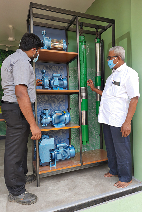 Taro Pumps dealer Rehana Trading Company with customer