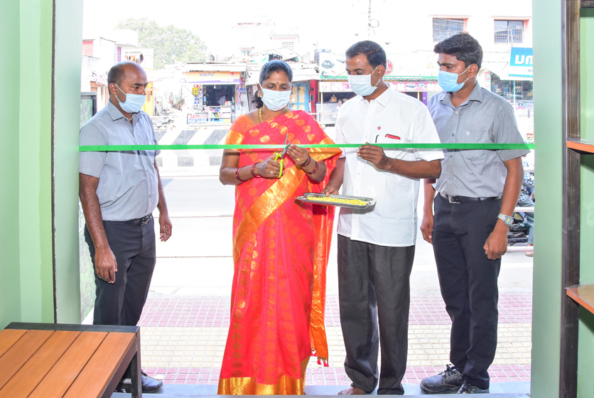 Taro Pumps dealer Gayatri Electrical & Hardware ribbon cutting