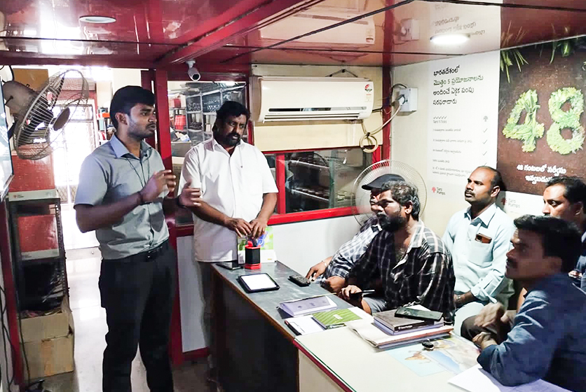 Taro Pumps sales manager conducting mechanics meet