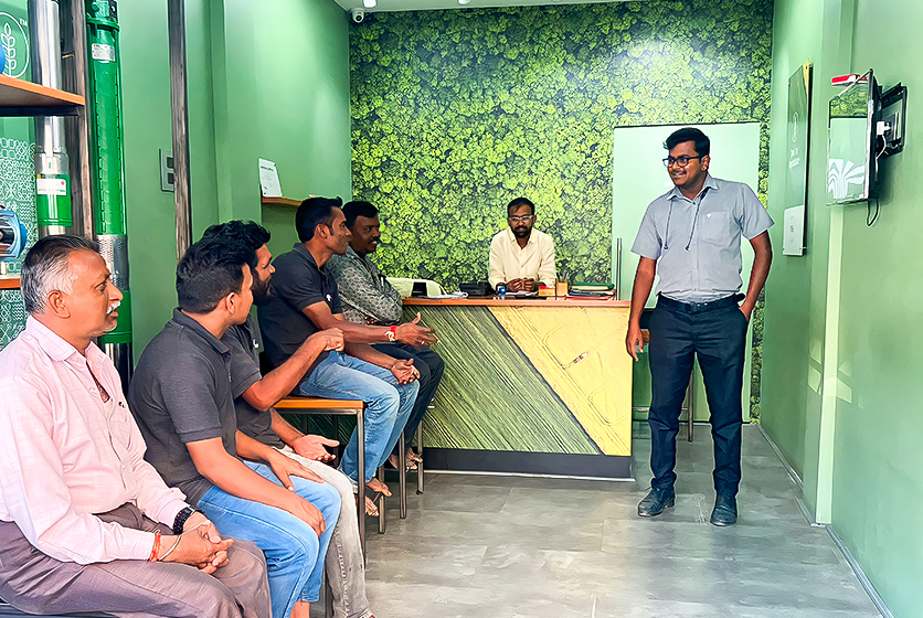 Taro Pumps sales manager conducting mechanics meet
