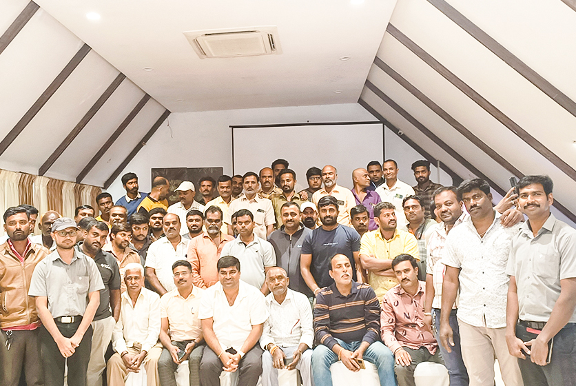 Taro Pumps team and mechanics group photo