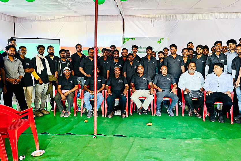 Taro Pumps team and mechanics group photo