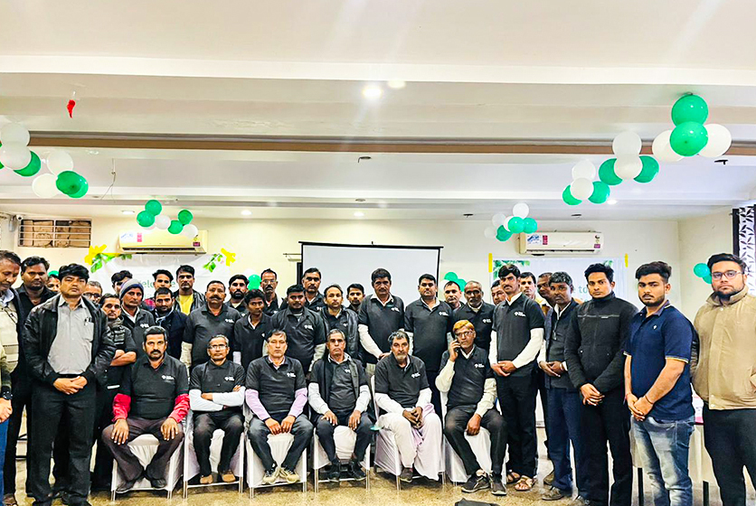 Taro Pumps team and mechanics group photo