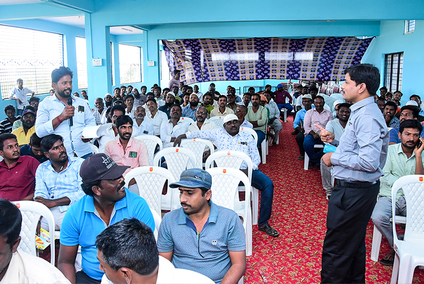 Taro Pumps manager conducting mechanics meet