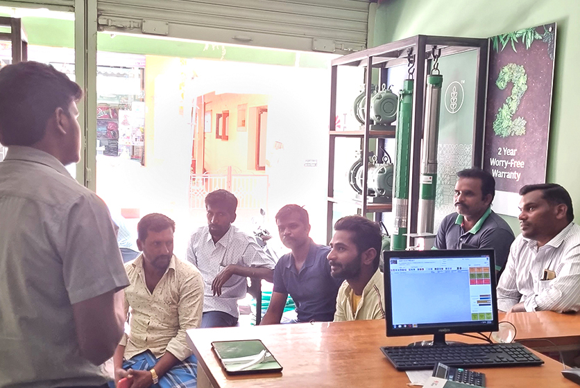 Taro Pumps manager conducting mechanics meet