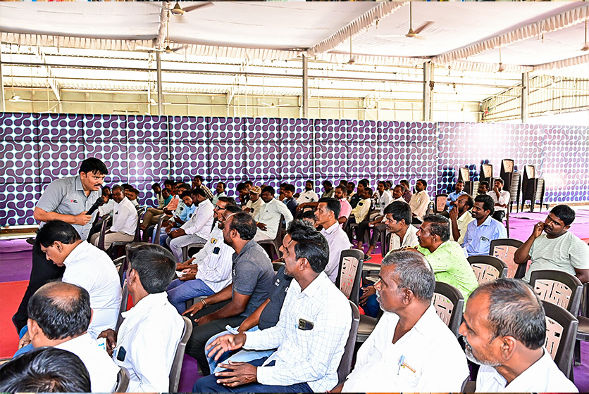 Taro Pumps manager conducting mechanics meet