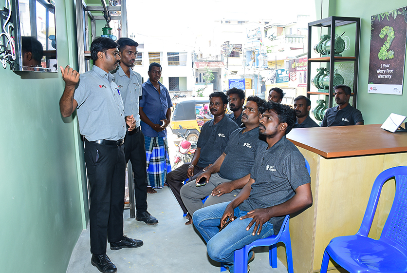 Taro Pumps conducting mechanics meet