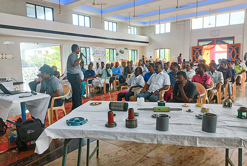 Taro Pumps manager conducting mechanics meet