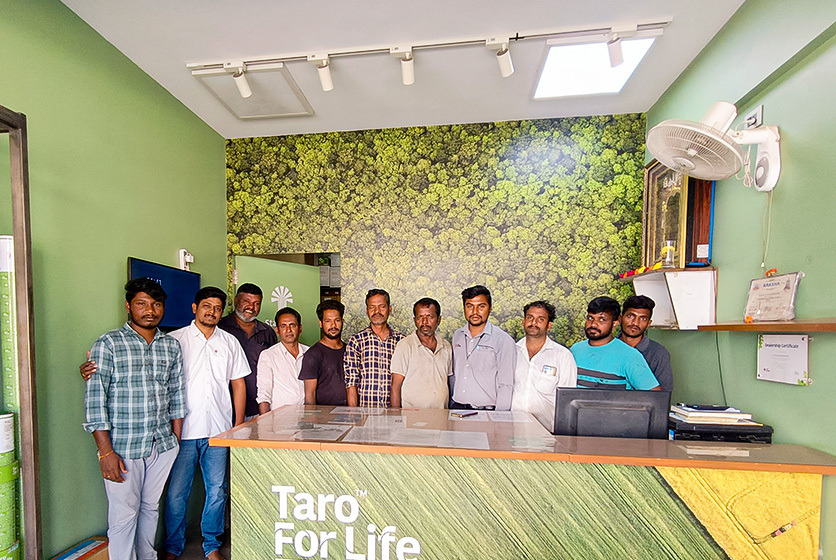 Taro Pumps team and mechanics group photo