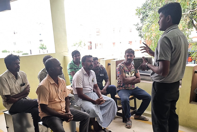 Taro Pumps manager conducting mechanics meet
