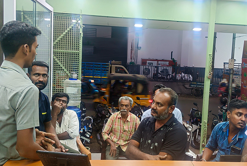 Taro Pumps manager conducting mechanics meet