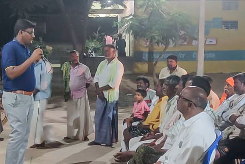 Taro Pumps manager conducting customers meet