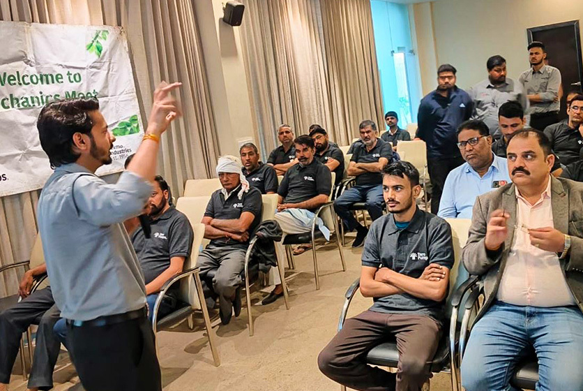 Taro Pumps manager conducting mechanics meet