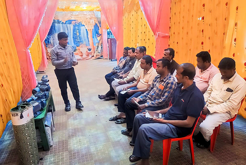 Taro Pumps manager conducting mechanics meet