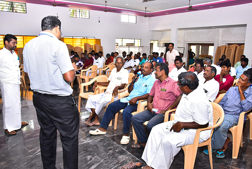 Taro Pumps manager conducting mechanics meet