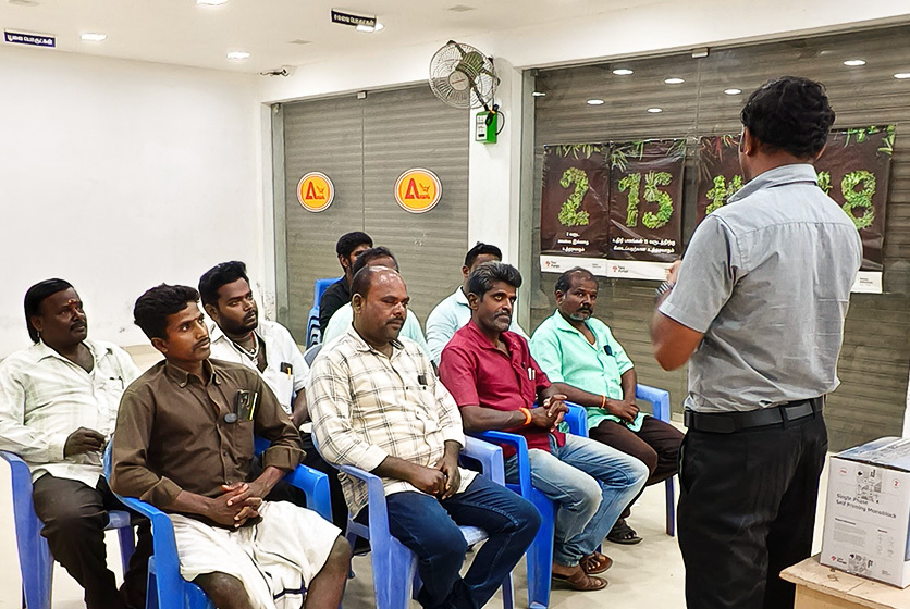 Taro Pumps manager conducting mechanics meet