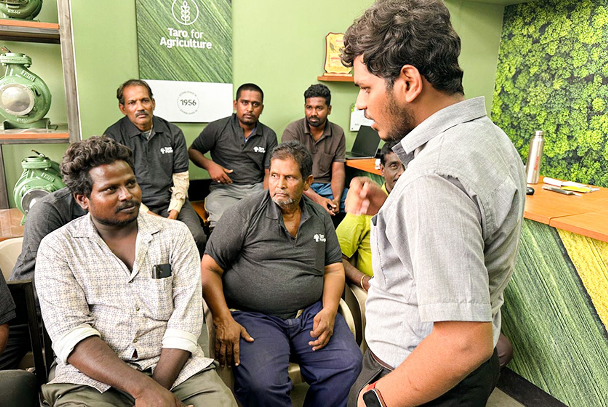 Taro Pumps manager conducting mechanics meet
