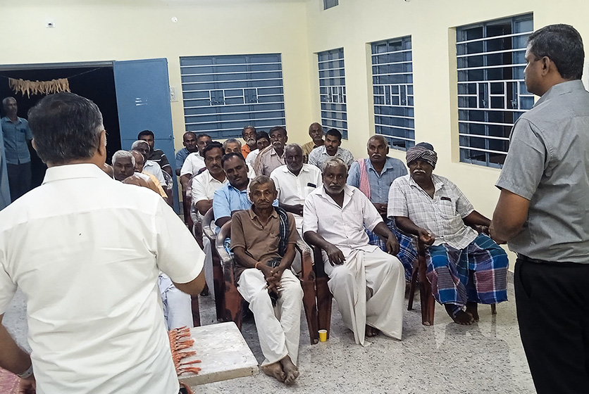 Taro Pumps manager conducting customers meet