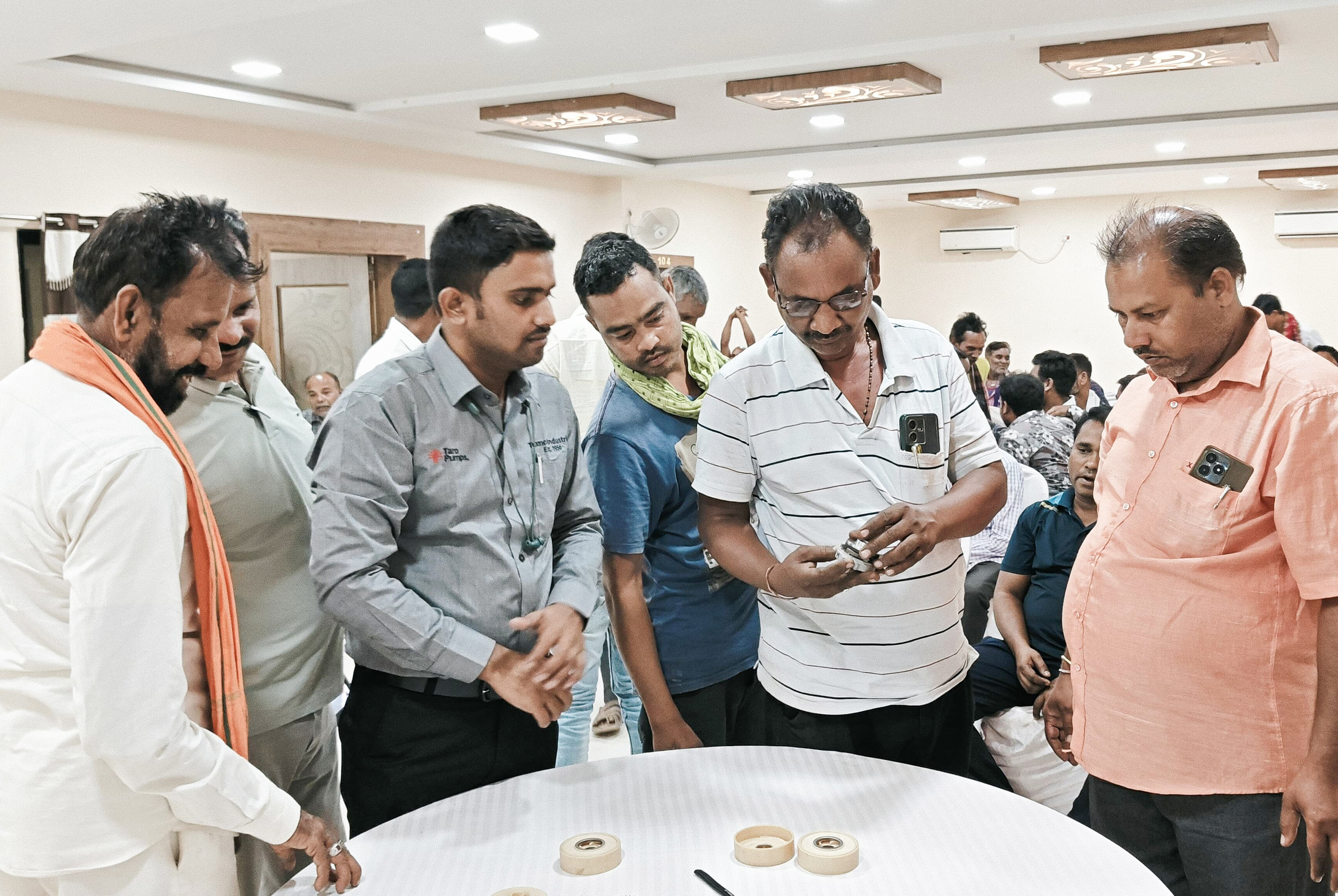 Taro Pumps conducting meets